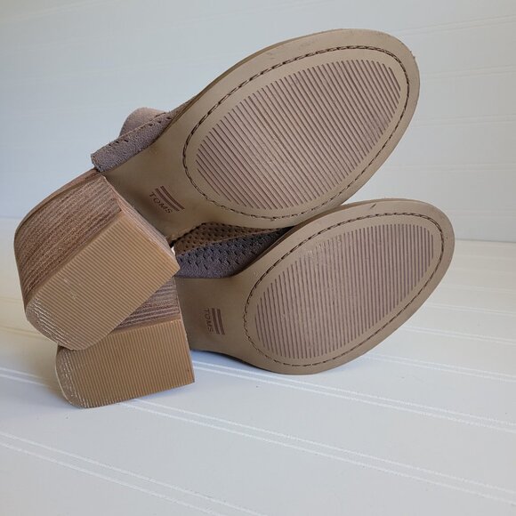 Toms Suede Grenada Sandals Size 8M Perforated Suede Peep Toe Chunky Heel - Picture 6 of 14